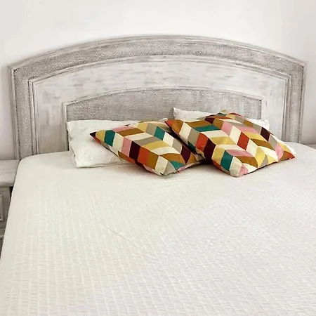 Апартаменти Equipado Bajondillo Playa-piscina 2hab *