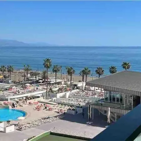 Апартаменти Equipado Bajondillo Playa-piscina 2hab *