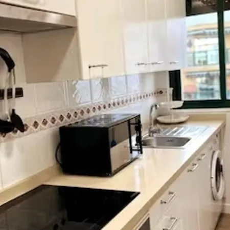 Апартаменти Equipado Bajondillo Playa-piscina 2hab *