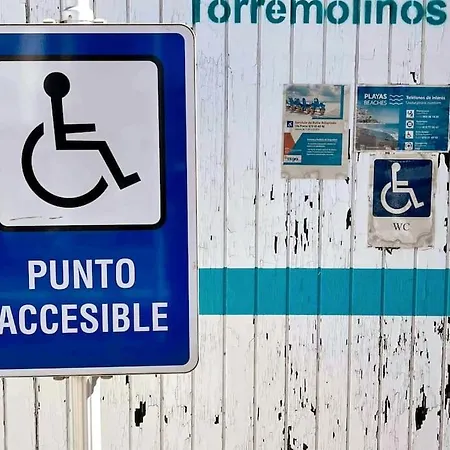 Rent4 Malaga Bajondillo Playa, Piscina & Parking *