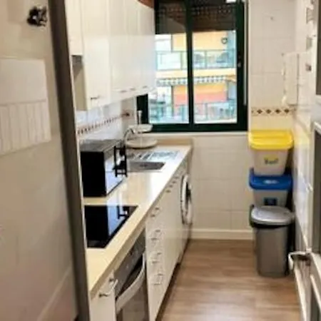 Equipado Bajondillo Playa-piscina 2hab * Торремолінос