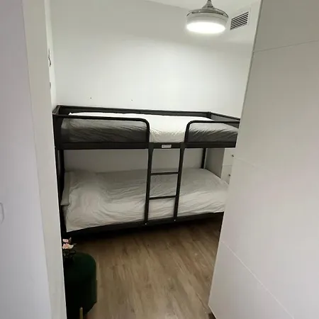 Rent4 Malaga Bajondillo Playa, Piscina & Parking 아파트 토레몰리노스