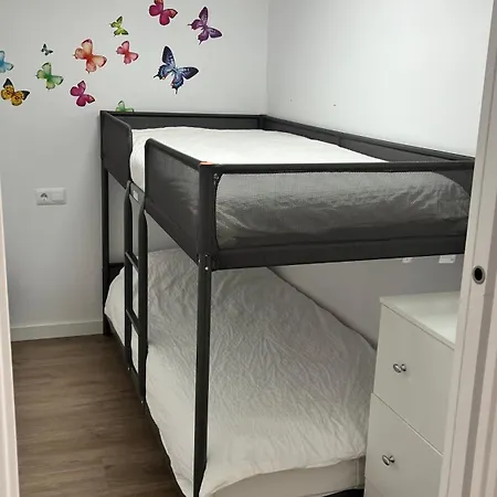 Rent4 Malaga Bajondillo Playa, Piscina & Parking