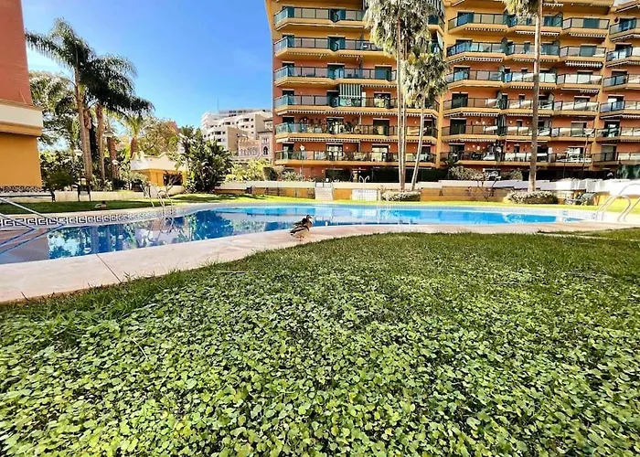 Rent4 Malaga Bajondillo Playa, Piscina & Parking Lejlighed *