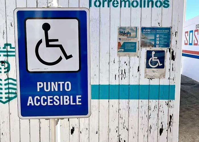 Rent4 Malaga Bajondillo Playa, Piscina & Parking *