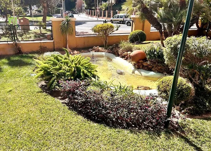 Rent4 Malaga Bajondillo Playa, Piscina & Parking