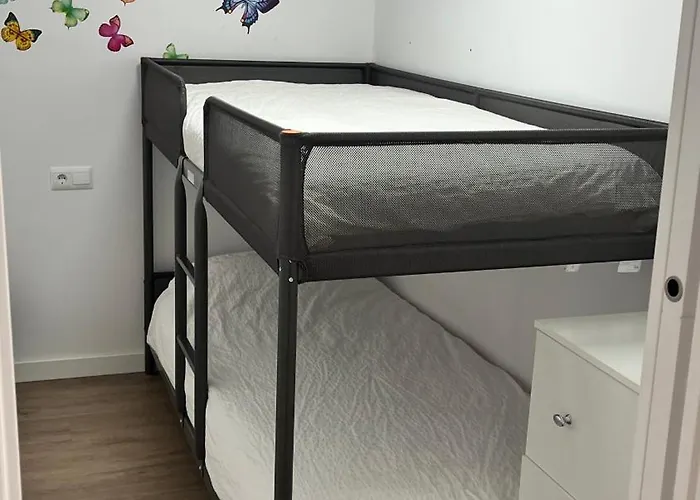 Rent4 Malaga Bajondillo Playa, Piscina & Parking