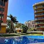 Rent4 Malaga Bajondillo Playa, Piscina & Parking Διαμέρισμα *