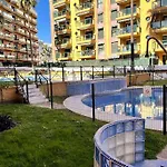 Rent4 Malaga Bajondillo Playa, Piscina & Parking