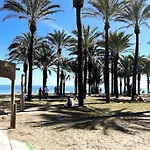 Rent4 Malaga Bajondillo Playa, Piscina & Parking Διαμέρισμα