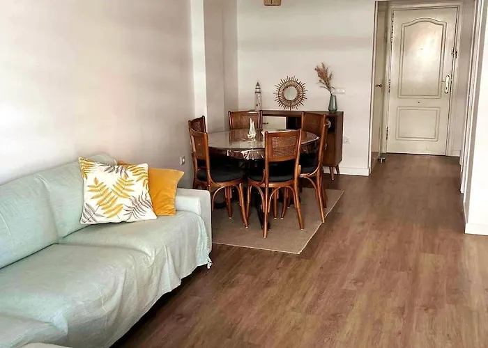 Love Rent4 Malaga Bajondillo Playa, Piscina & Parking Appartement