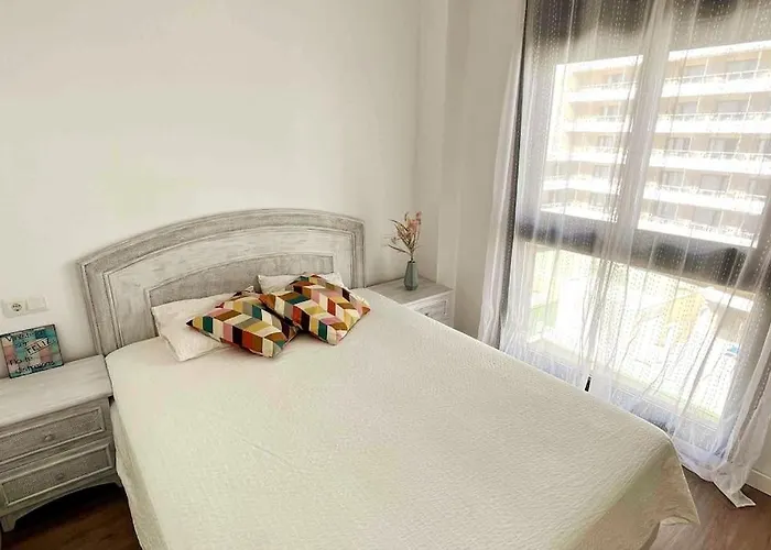 Love Rent4 Malaga Bajondillo Playa, Piscina & Parking Appartement *