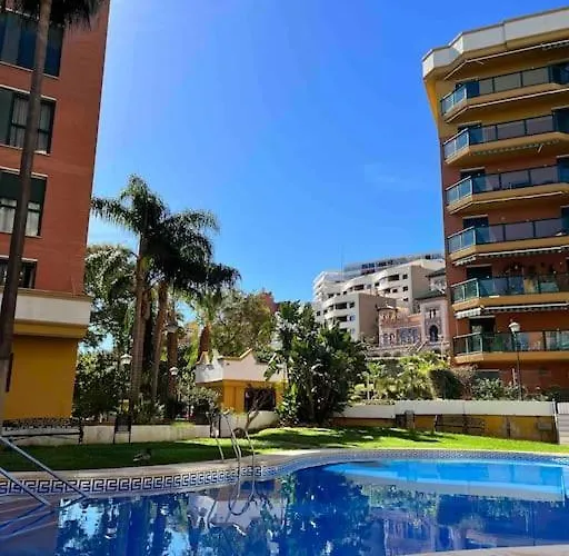 Love Rent4 Malaga Bajondillo Playa, Piscina & Parking Appartement *