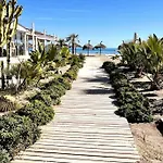 Апартаменты Rent4 Malaga Bajondillo Playa, Piscina & Parking *